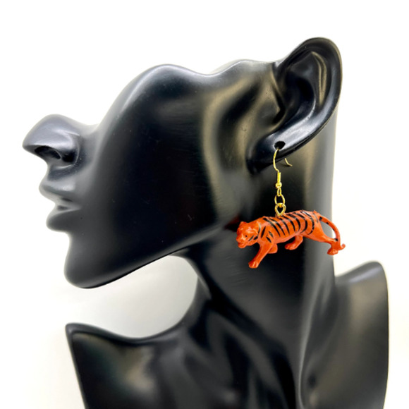 Tiger Earrings - Animal Earrings - Zoo Earrings - Teacher Earrings - Picture 9 of 9